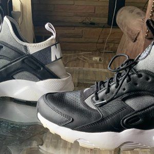 NIKE AIR HUARACHE RUN ULTRA SE